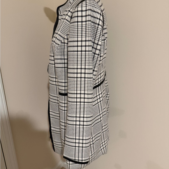 White House Black Market Black and White Checkered Blazer - Picture 3 of 8